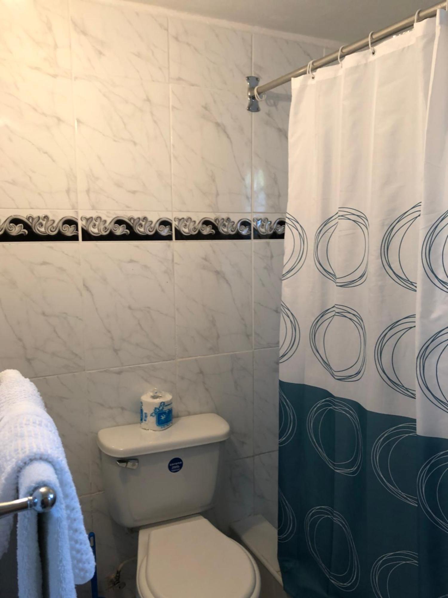 Goldenview Guesthouse 오쵸 리오스 외부 사진